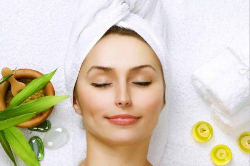 8 Herbs For Naturally Glowing Skin